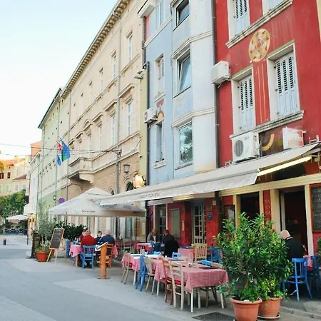 City Apartment Amfora Pula Exterior photo