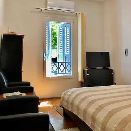 City Apartment Amfora Pula Exterior photo
